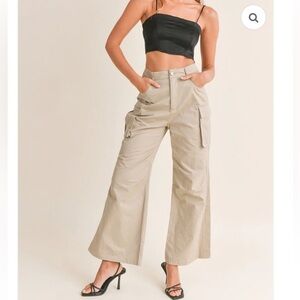 MABLE women’s high waisted Beige flared Cargo Pants size medium.